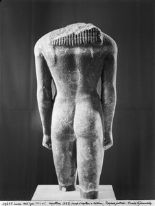 Torso av en kouros, fra Actium, ca. 570 f.Kr. (marmor) (se også 24996)